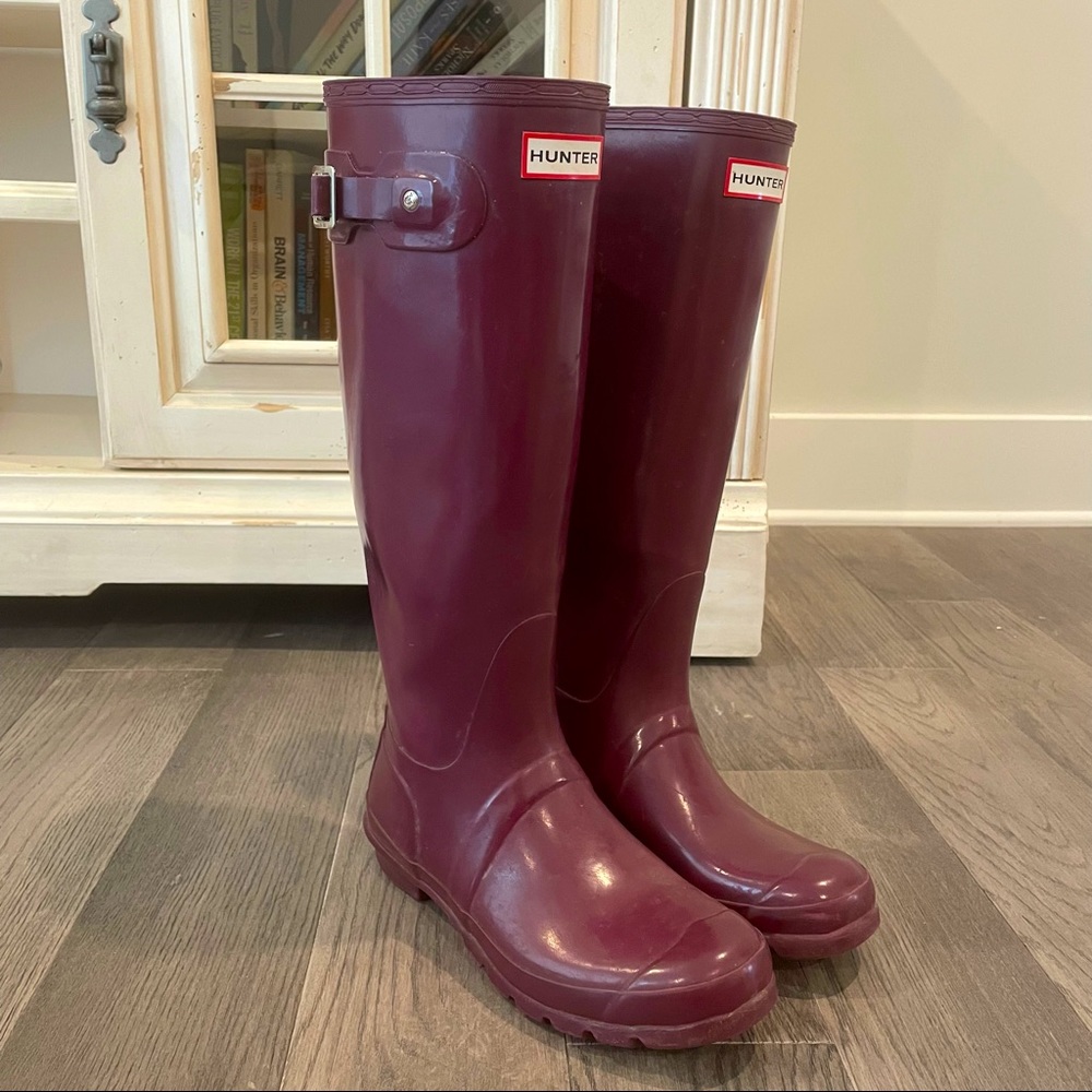 Magenta Hunter Tall Gloss Boots